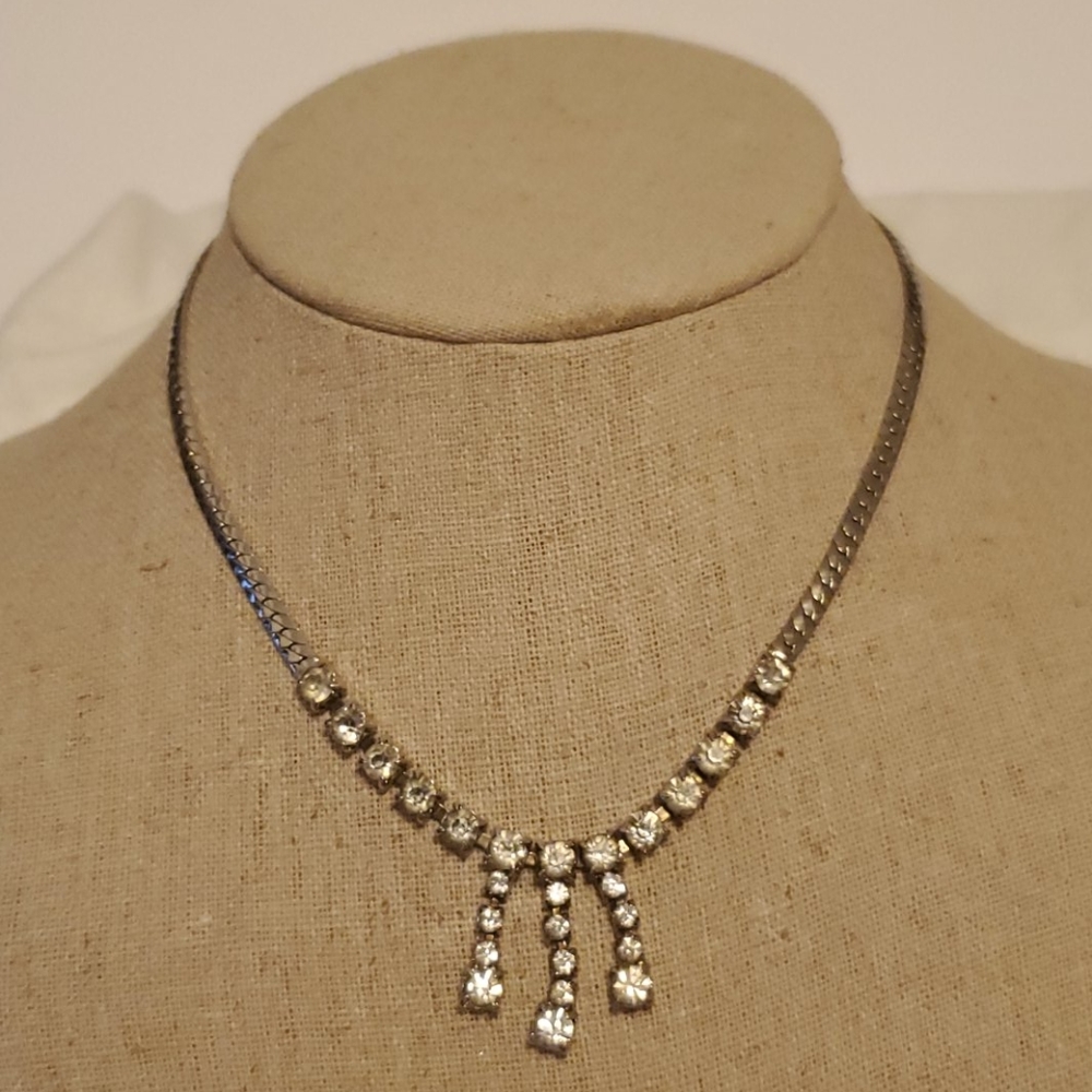 Silver Tone Necklace 15 Inches Long